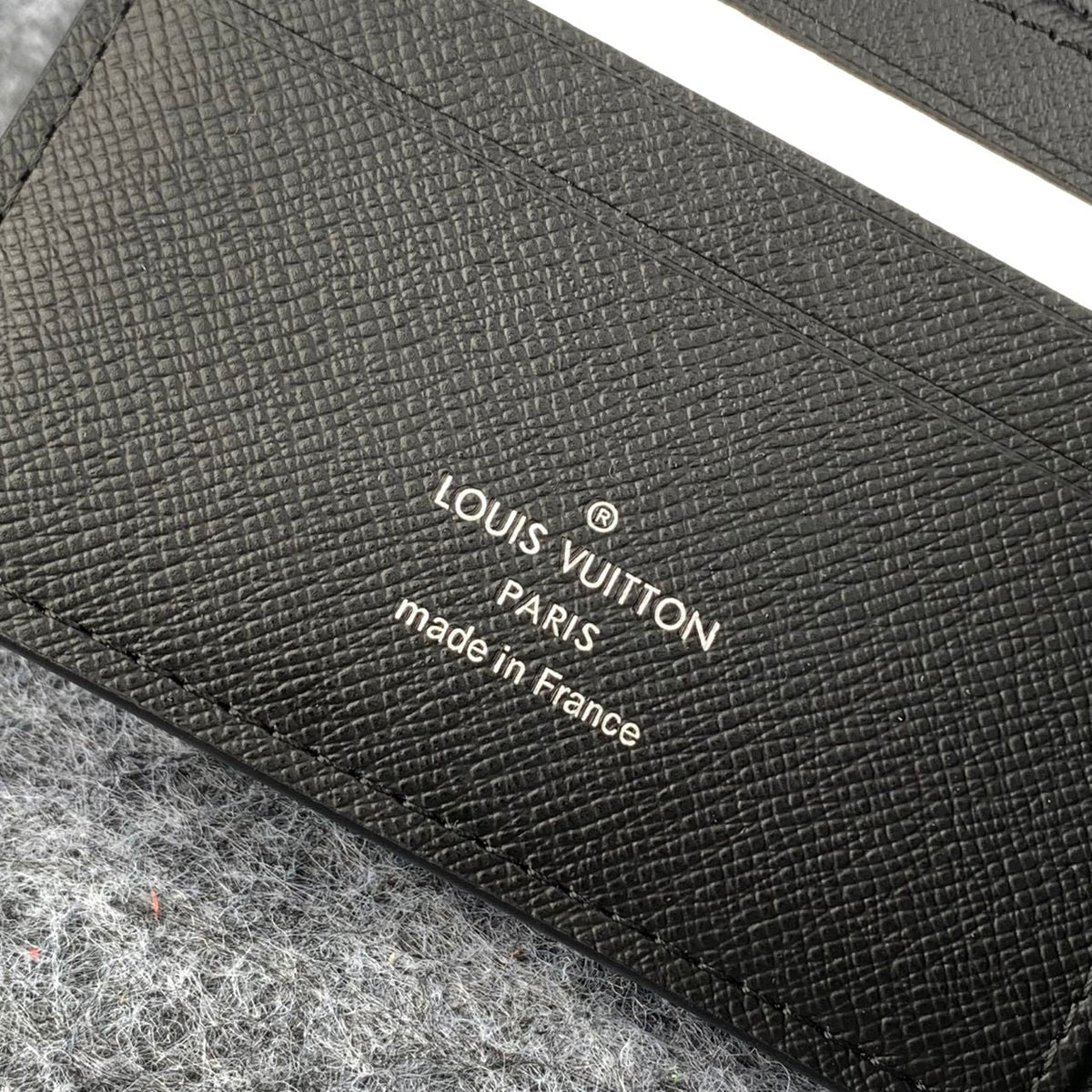 LV SLENDER WALLET 'ECLIPSE'