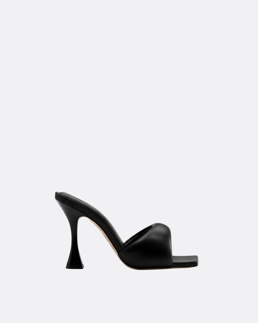 Zoe Mules